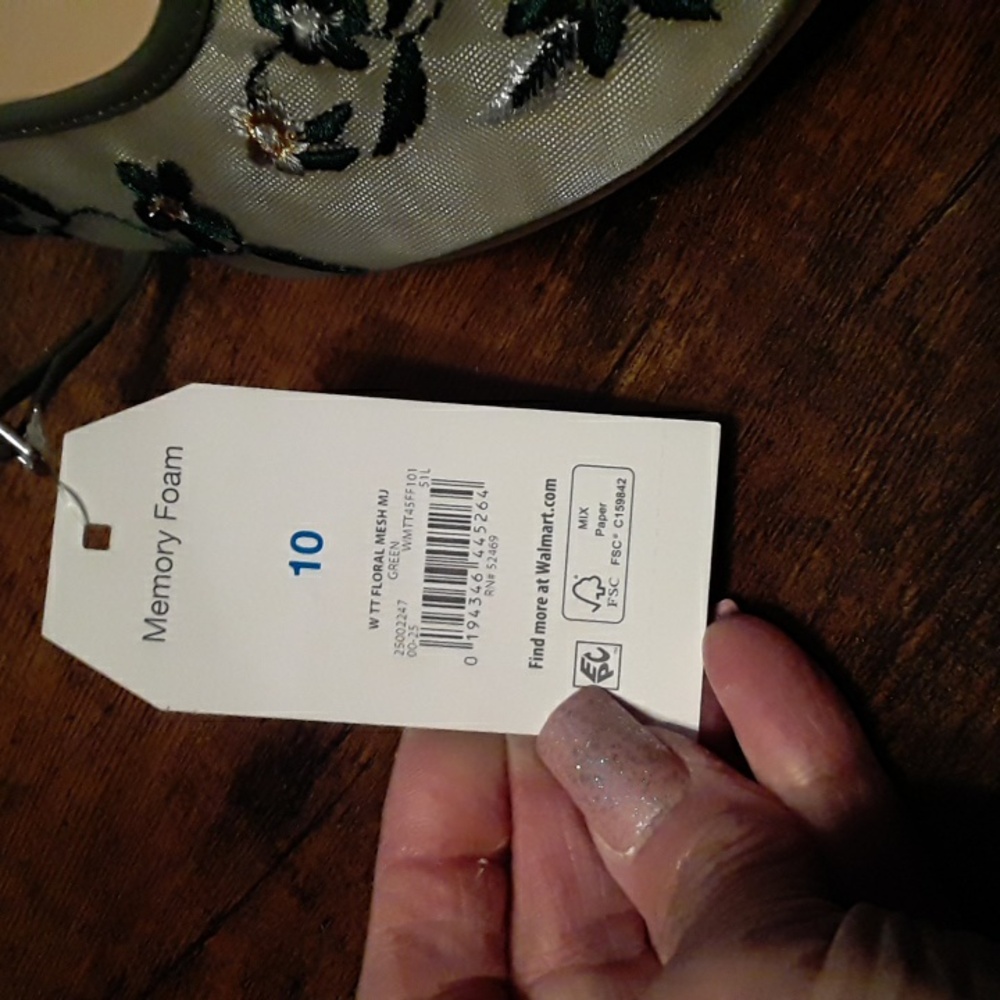 NWT Multiple sizes Gorgeous Semi Sheer Green Floral Time & Tru Memory foam - Picture 2 of 12